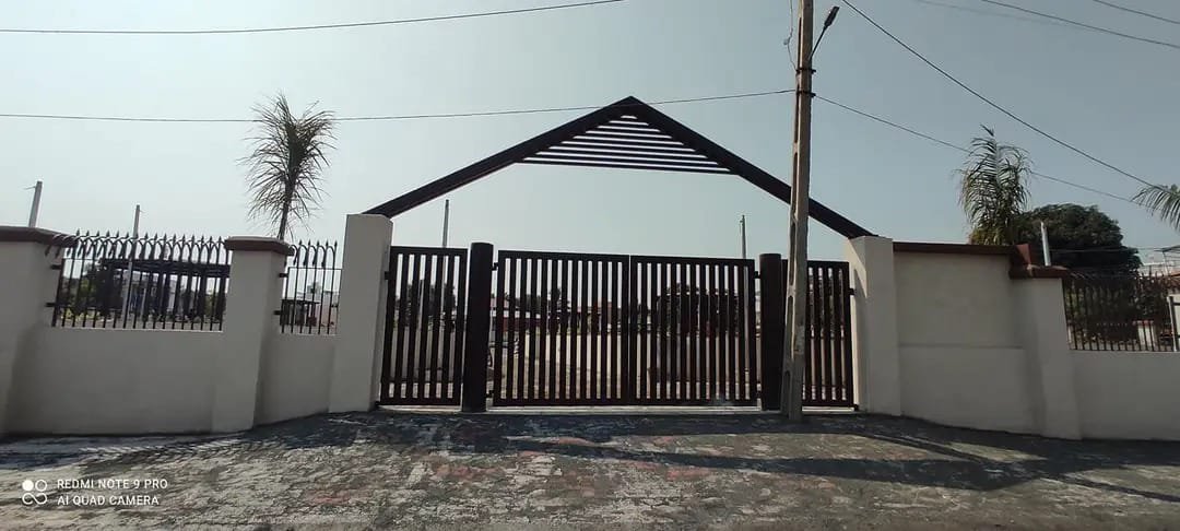 Compound gate & canopy